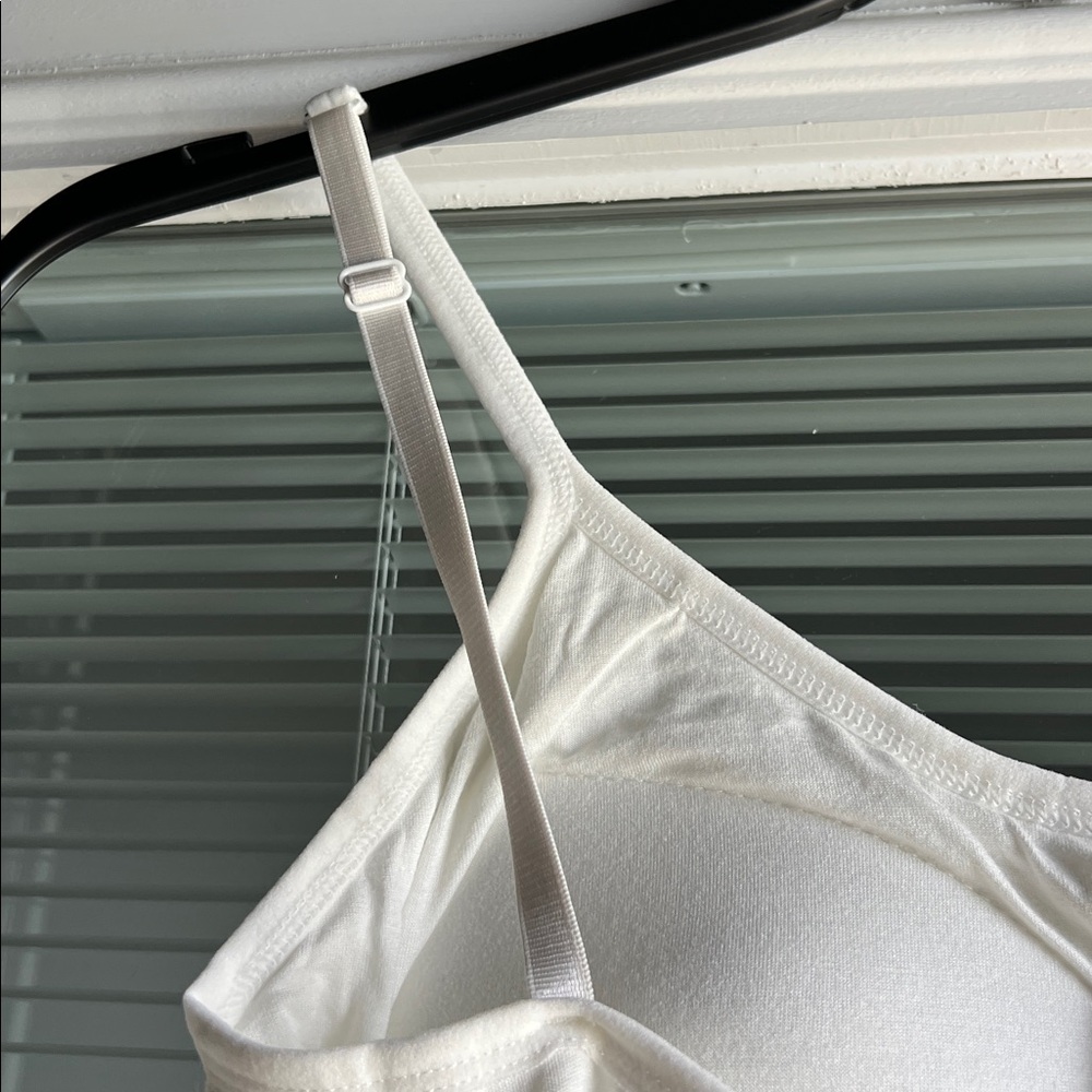 Ivory camisole - Picture 3 of 4